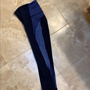 Lululemon Navy/Multi-Blue Capri, Size 4